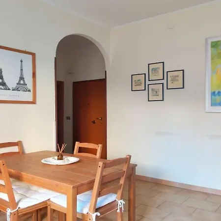 De Angeli District 2 Lägenhet